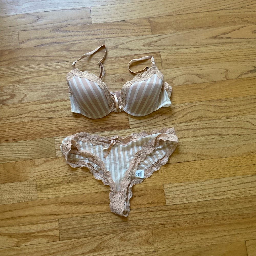 Elle Macpherson Intimates bra and matching panty